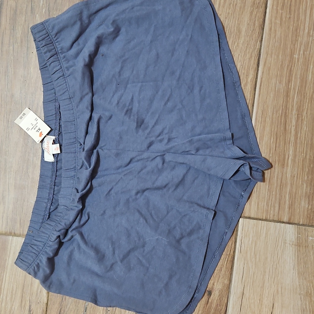 NWT!!  Calsie XL women's shorts
